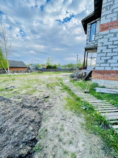 Дом 196,8 м² на участке 15,1 сот.