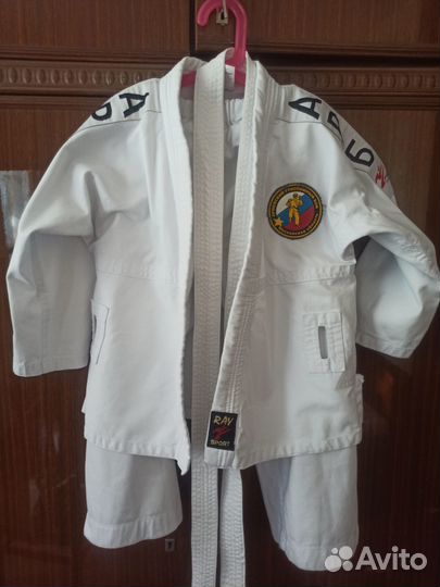 Продам кимоно для арб размер 28