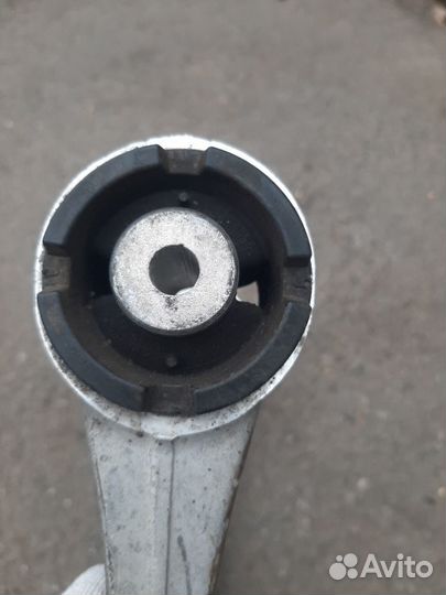 Рычаг подвески верхний передний правый Mercedes