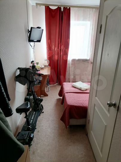 Комната 12 м² в > 9-к., 3/3 эт.