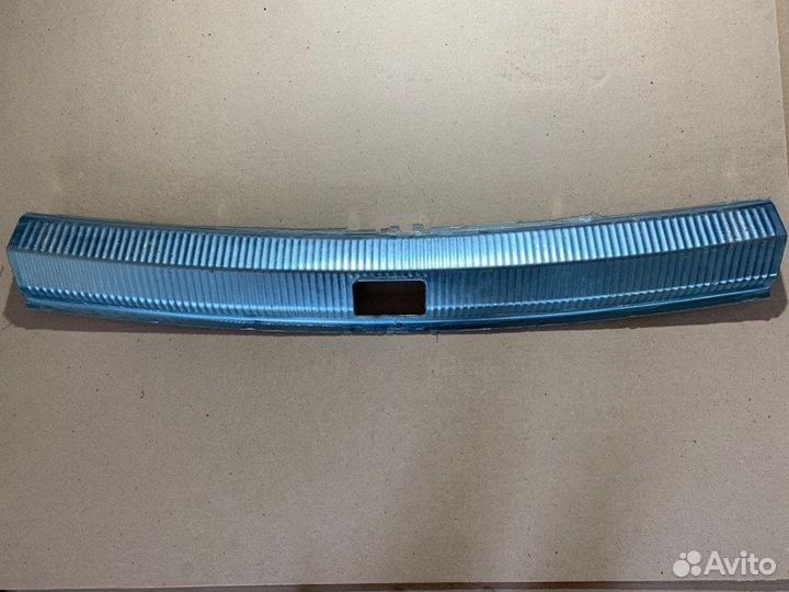 Накладка замка крышки багажника Audi A4 B8 CDN