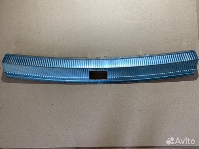 Накладка замка крышки багажника Audi A4 B8 CDN