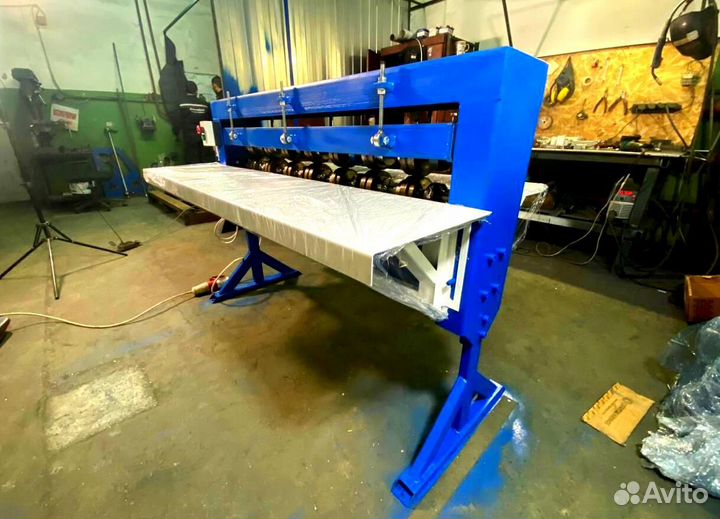 Машина для нанесения ребер жесткости