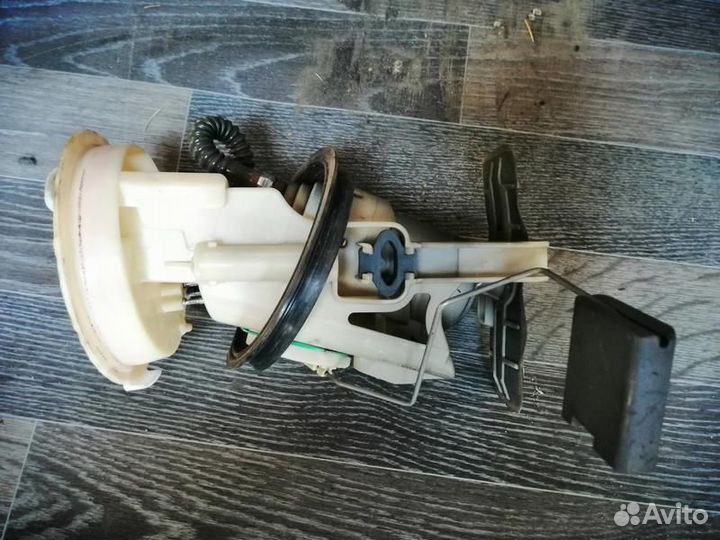 Насос топливный BMW 3er E46 M52TU