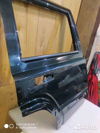 Дверь зад правая Jeep Commander 09 г