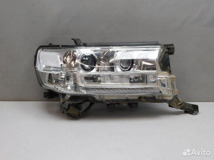 Фара правая Toyota Land Cruiser