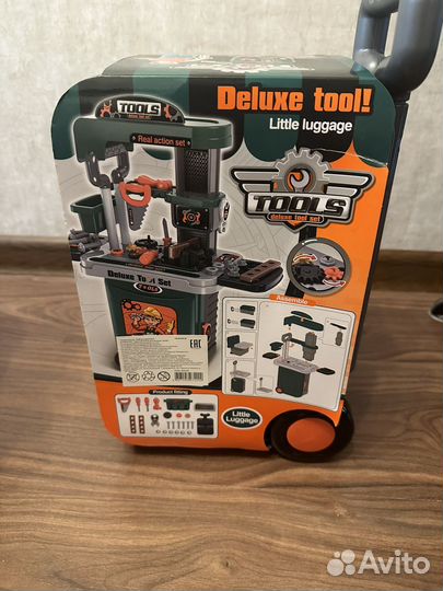 Набор строительных инструментов в чемоданчике