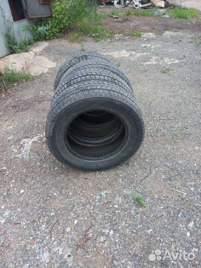 Dunlop SP Winter Ice 01 225/60 R16