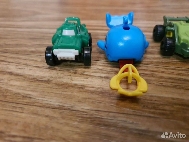 Киндер сюрприз много