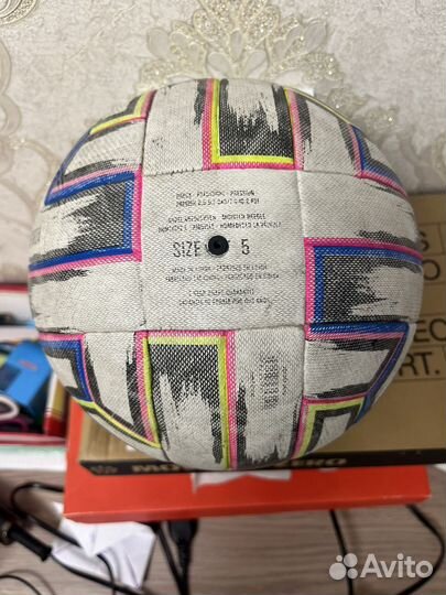 Футбольный мяч adidas euro 2020