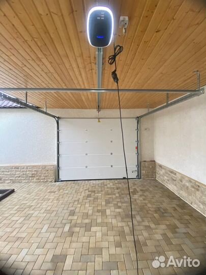 Секционные ворота