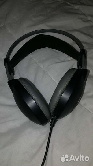 Наушники AKG K77 одно ухо