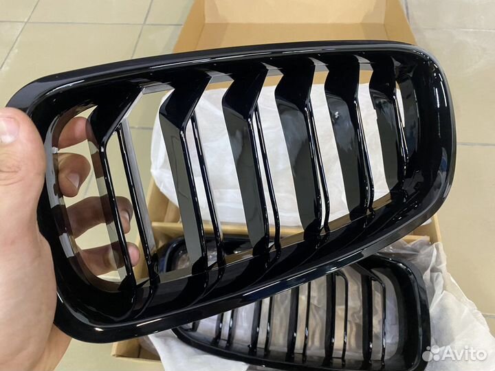 Решетка радиатора BMW F30 CS черный глянец