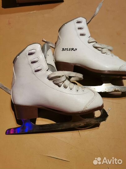 Коньки фигурные женские 35 размер