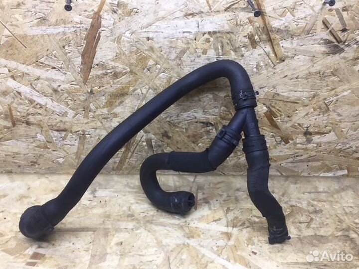 Патрубок системы охлаждения Volkswagen Jetta 6 1.4