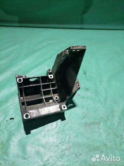 Кронштейн опоры двигателя Bmw 7 E38