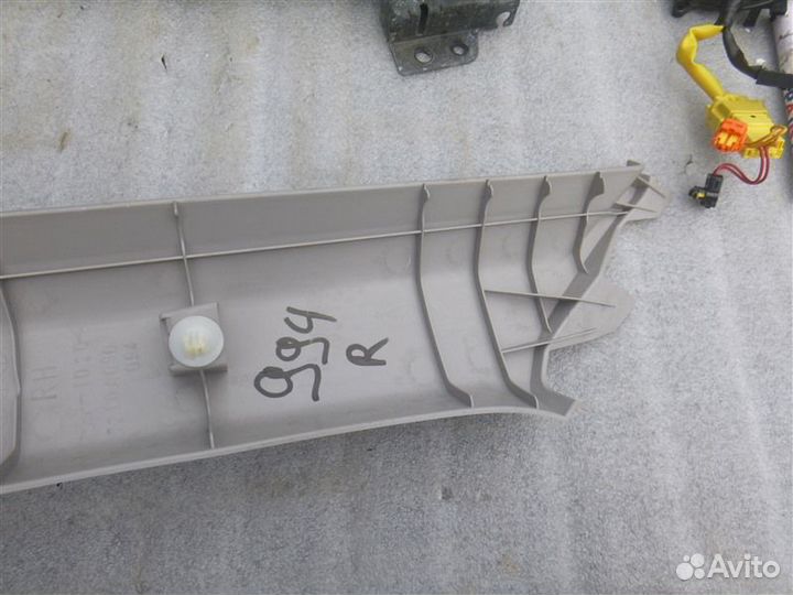 Ручка в салон передняя правая Mitsubishi Pajero