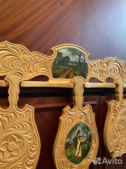 Подвесная полка с разделочными досками