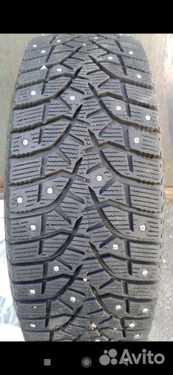 Bridgestone Blizzak Spike-02 225/65 R17 и 65 R17 106T