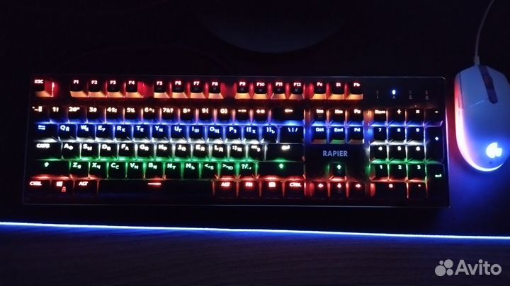 Игровая механическая клавиатура с подсветкой