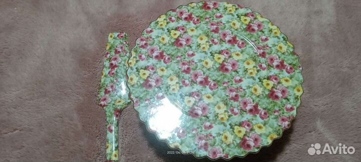 Тортовница с лопаткой 