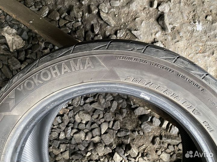 Yokohama Advan Fleva V701 205/55 R16