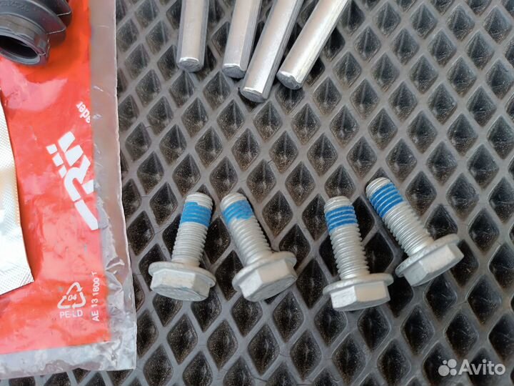 Направляющие заднего тормозного суппорта TRW