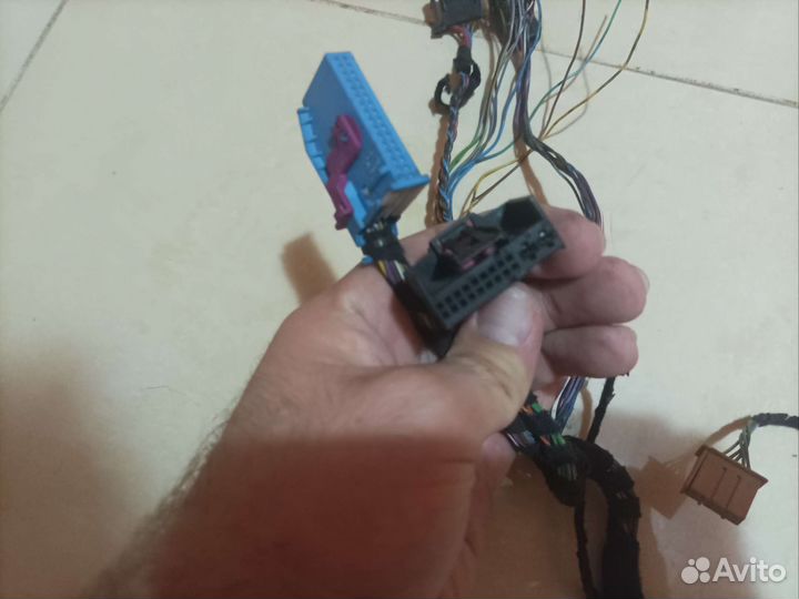 Электропроводка (коса) двери передней левой Skoda