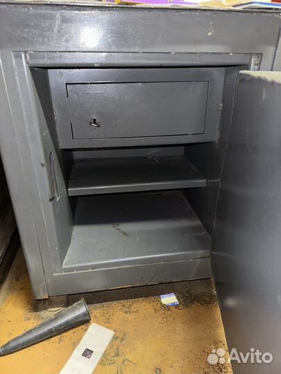 Сейф большой