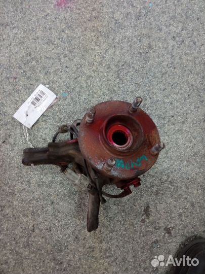 Кулак поворотный передний правый Nissan Wingroad WFY11