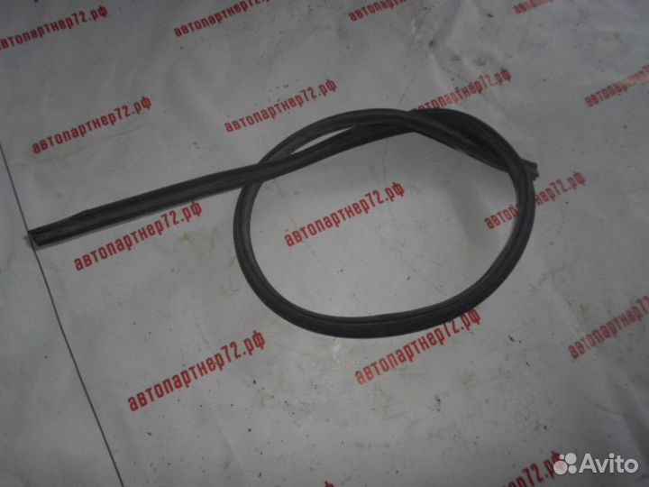 Резинка уплотнительная на жабо Renault Logan 2005