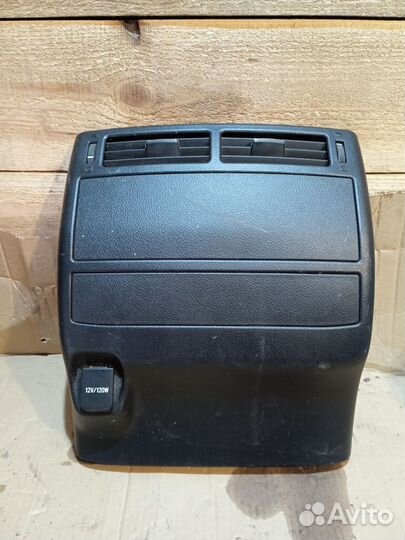 Консоль центральная Toyota Land Cruiser