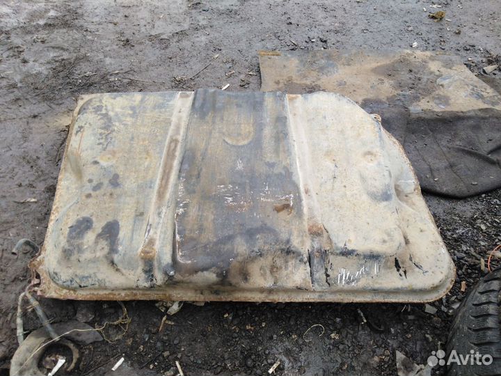 Топливный бак tayota carina