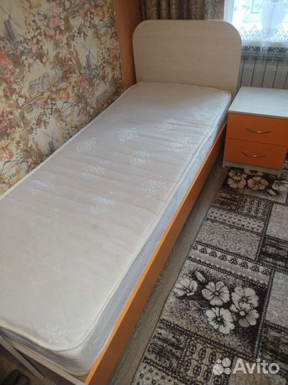 Школьный уголок