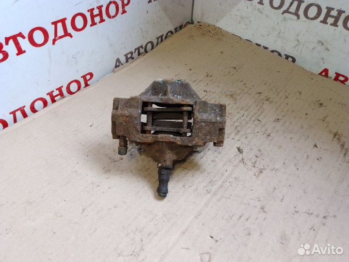 Суппорт тормозной задний правый Mercedes-Benz 190