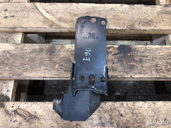 Крепление радиатора Bmw 3 E90 N46B20 2007