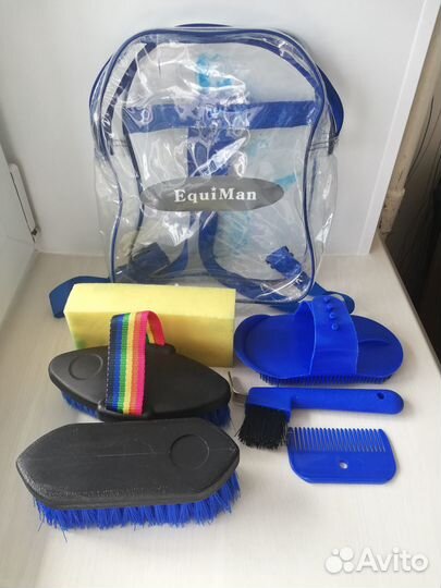 Набор щеток для лошади в рюкзаке