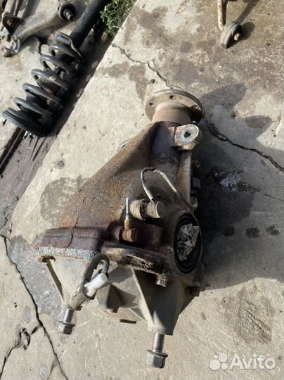 Задний редуктор с блокировкой Mitsubishi Pajero 4