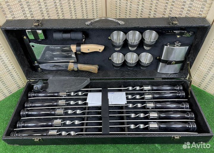 Шашлычный набор с шампурами, подарок мужчине