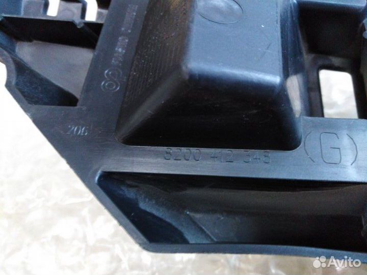 Кронштейн бампера передний левый Renault Megane