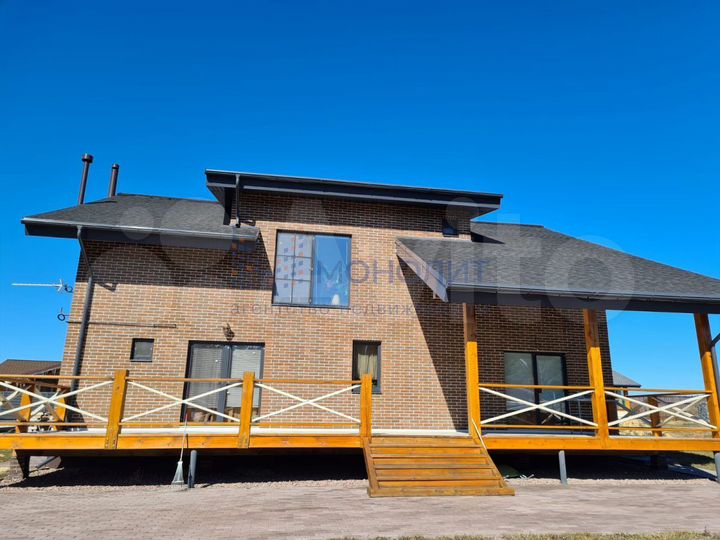 Дом 281,2 м² на участке 13,1 сот.