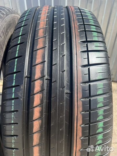 Michelin Pilot Sport 3 245/45 R19