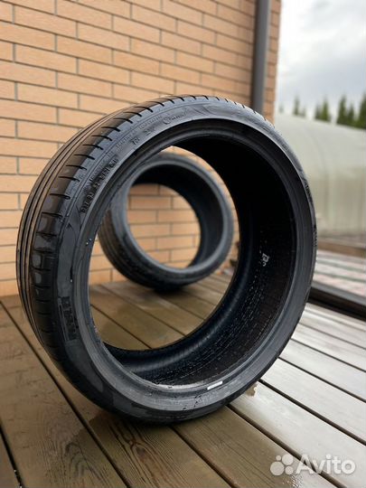 Pirelli P Zero 245/35 R20 95Y