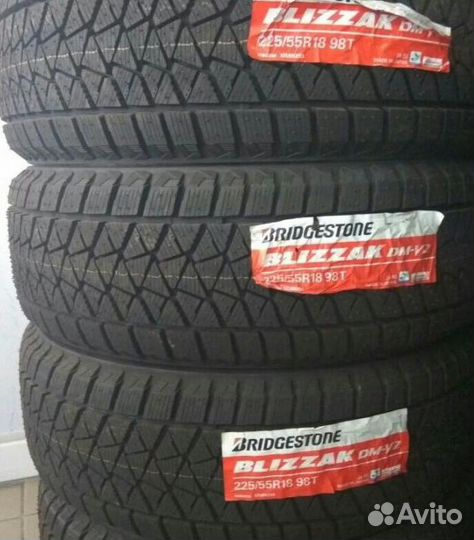 Bridgestone Blizzak DM-V2 215/70 R17 101S