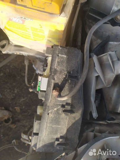 Блок предохранителей Ford Focus 2 2005-2008