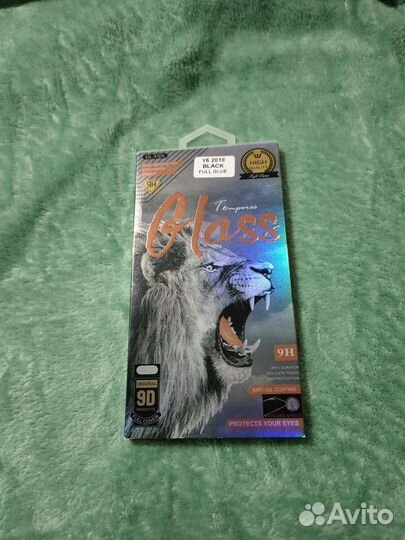 Защитное стекло на телефон новое