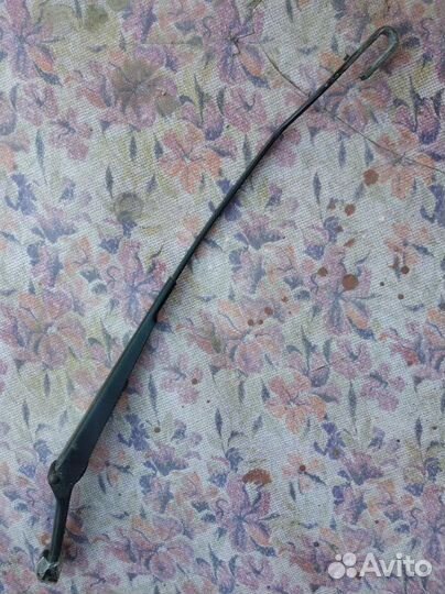 Поводок стеклоочистителя передний левый Volkswagen