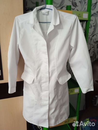 Медицинский плащ халат женский