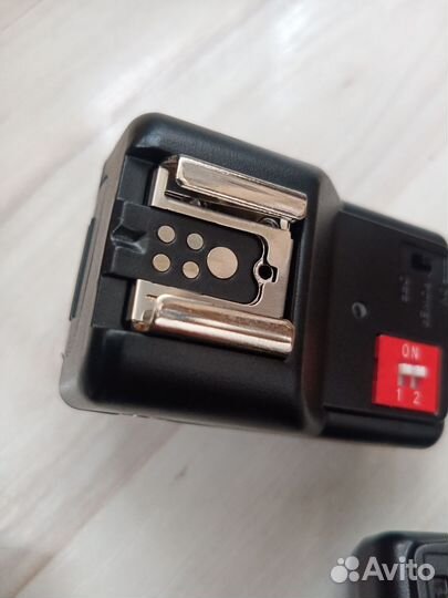 Без проводной радиосинхронизатор на 4 канала