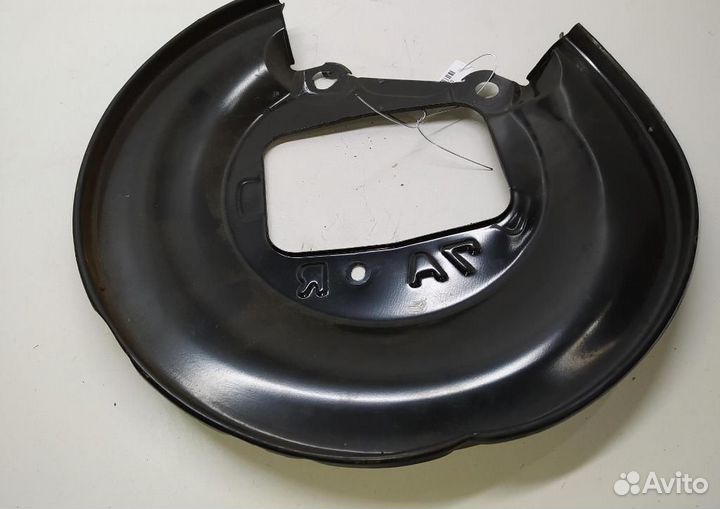 Щит опорный задний правый Honda HR-V